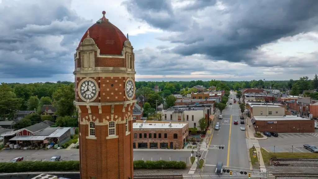 Downtown_Chelsea,_Michigan